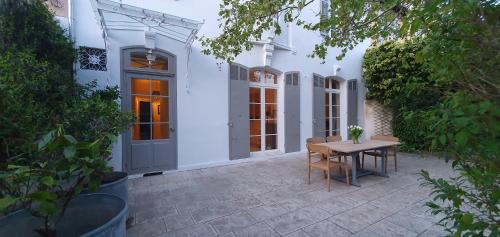 Exterior view, Maison d'hotes La Bastide de Patou in Chateau-Gombert