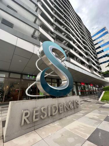 Comfortable and Cozy 1BR unit near MOA, Manila