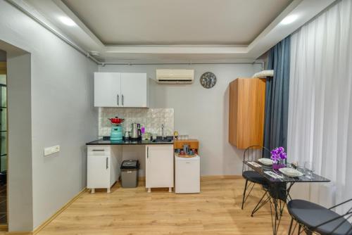 Family Room image 10