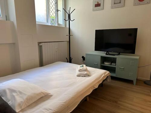 Carlo Apartment - 15 min from Duomo, Milan