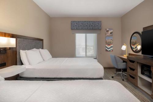 2 queen beds
