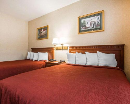 Queen Room with Two Queen Beds - Non-Smoking