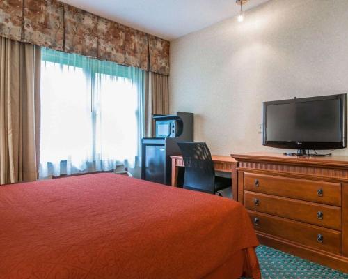 Econo Lodge Glens Falls - Lake George