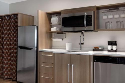 Home2 Suites by Hilton Bristol - image 8