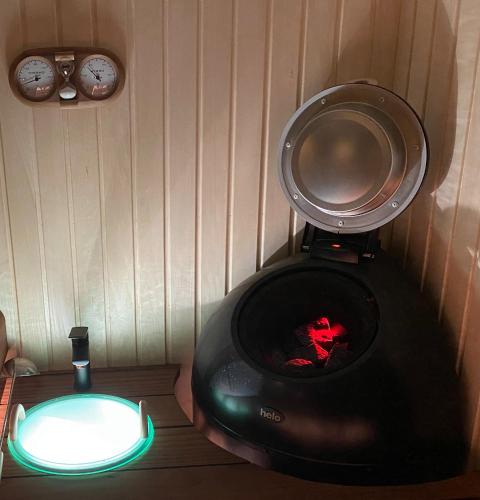 Sauna, Rabbit Hole Hotel in Marina