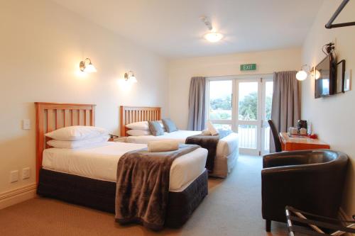 The Grand Hotel & Bar - Akaroa