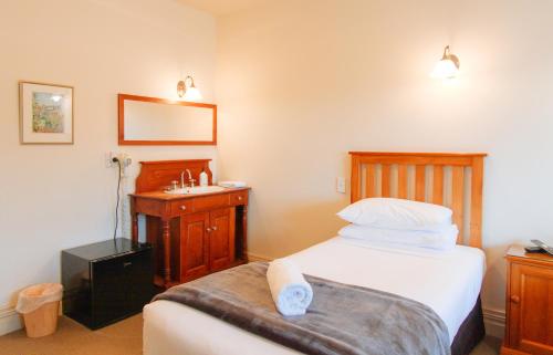 The Grand Hotel & Bar - Akaroa