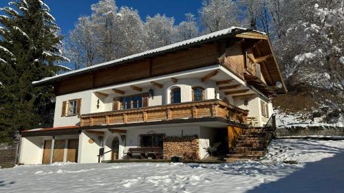 Romantisches Alpenchalet - mit Sauna und Kamin - ruhig und zentral, Bad Tölz