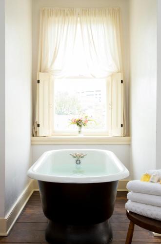 Rachael's Dowry Bed and Breakfast in Baltimore, USA