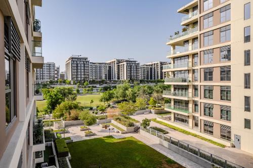 Modern 2BDR Apartment I Dubai Hills I City View I Mulberry at Park Heights - image 3