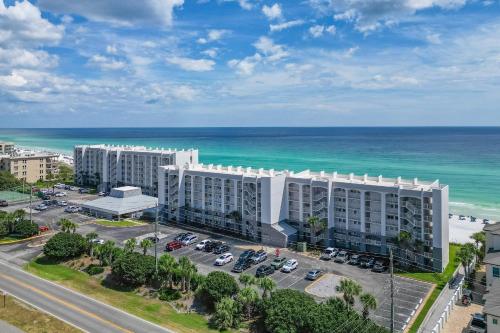 Beach House 204A by Real Joy Vacations - image 13
