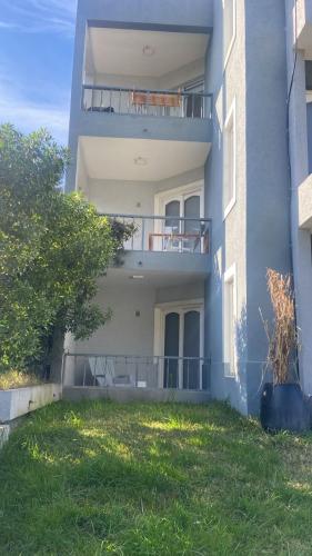 2 bedrooms, 4 beds