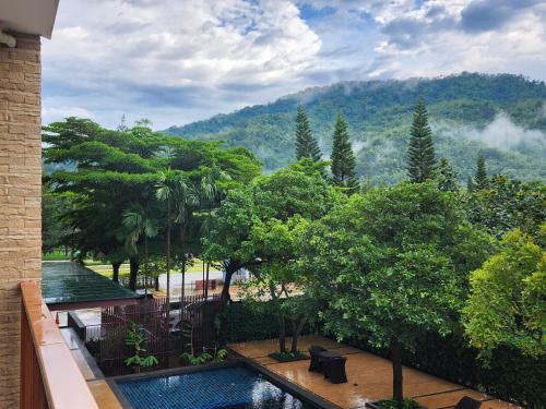 View, Bann Khao Yai 50 Sqm-Corner, King bed, Balcony near Khao Yai National Park