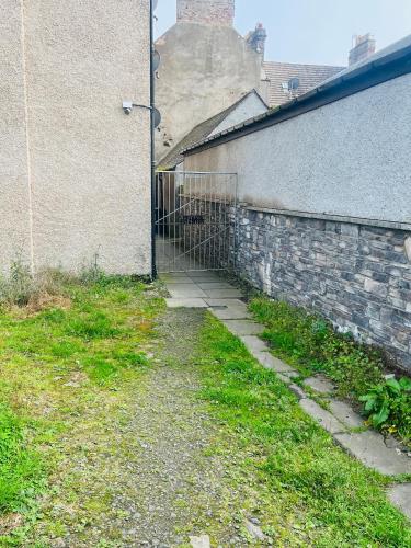 Cosy studio flat in โมนโทรด