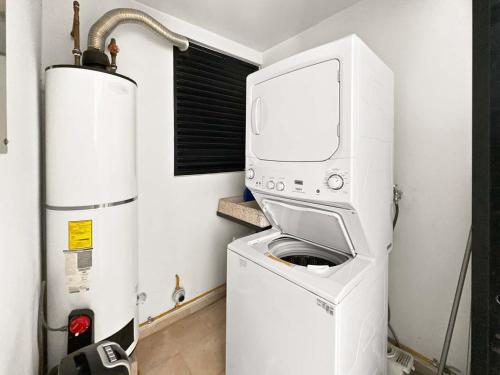 20-202 Elegant 2BR-Roma Norte parking 24-7 Security 20-202 Elegant 2BR-Roma Norte parking 24-7 Security