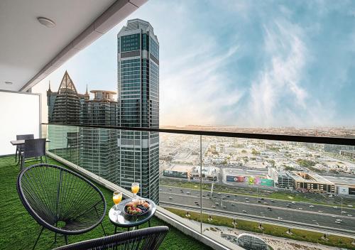 5 Star High Rise Luxury Apartment, Infinity Pool With Stunning Burj View - Brand New Apartment, Дубай (фото 5)