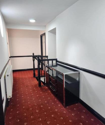 Rainsough Cottage Guest House - Shared Bathroom - Free Parking & WiFi Rainsough Cottage Guest House - Shared Bathroom - Free Parking & WiFi