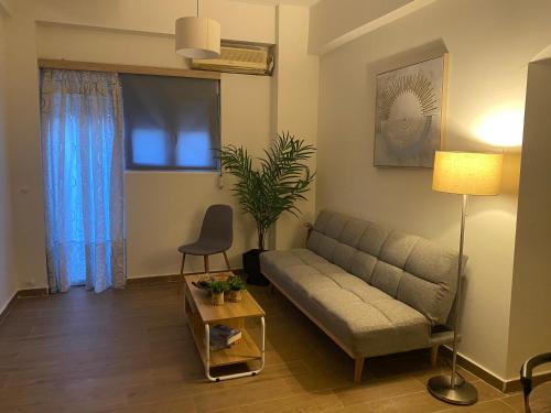 Apostolis Apartment, Argyroupoli, Athens, Athen (Foto 3)