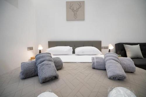Amerikis Square cozy studio for 3 persons - Tap to explore photos