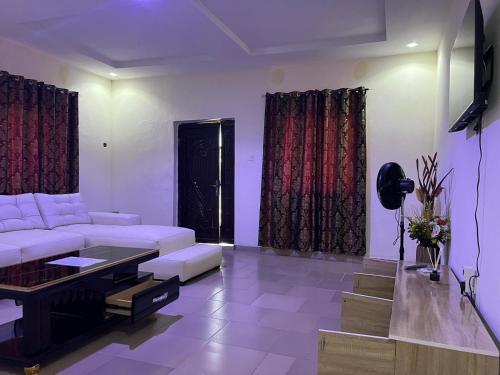 Iekārtas, YP-Made Luxurious 1 & 2 Bedroom Apartments in Epe