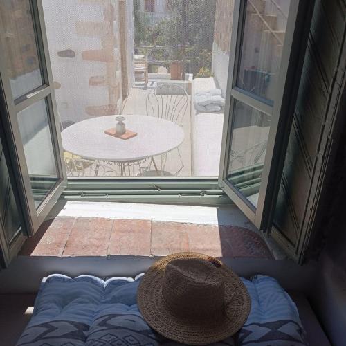 Latmos 1860 in باتموس