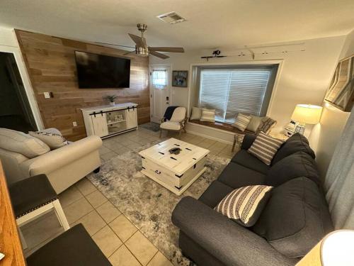 Lagniappe Retreat in Long Beach, USA