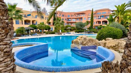 Holiday in Paphos, Prime Location Resort Pools, Jacuzzis, Harbor & 300m to the Beach, Paphos (fotografie 8)