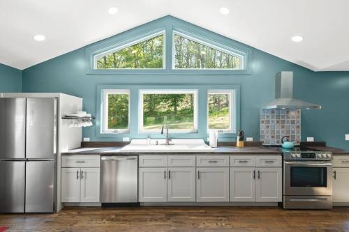 Cabin on 17 acres by National Forest in Zepp, USA