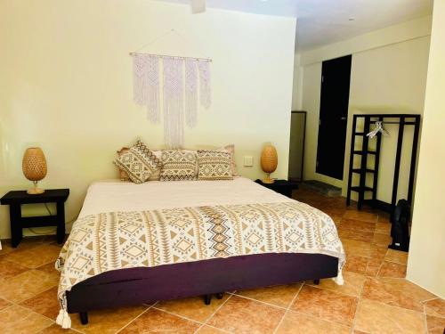 1 queen bed