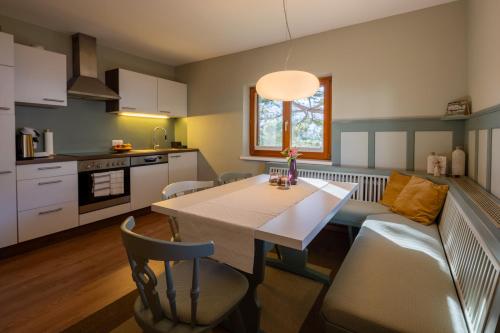 virtuve, Haus Christina - Romantik Suite in Bürs
