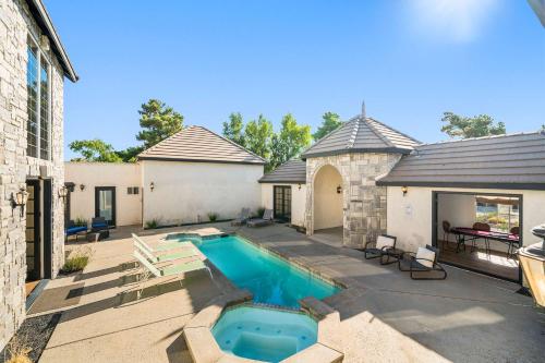 Vineyard Chateau Sanctuary - Sauna - Tennis - Pool in Temecula, USA