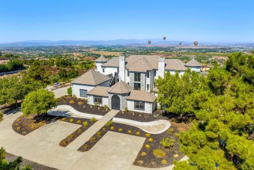 Vineyard Chateau Sanctuary - Sauna - Tennis - Pool in Temecula, USA