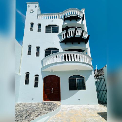 Alojamiento entero con vista al mar desde terraza y balcón