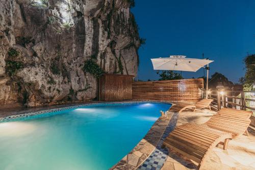 Bamboo Hill Villa