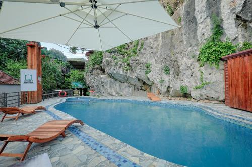 Bamboo Hill Villa
