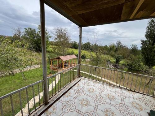Balkons/terase, Kutaisi Countryside Guesthouse and Winery in Navenakhevi