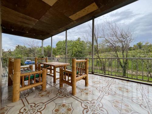 Balkons/terase, Kutaisi Countryside Guesthouse and Winery in Navenakhevi