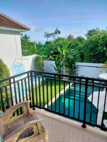 Deluxe Double Room with Balcony image 6