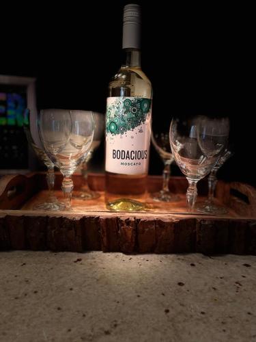 Luxe Central Suburban Retreat Luxe Central Suburban Retreat