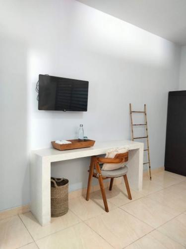 Standard Double Room image 2