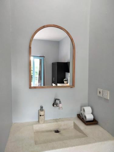 Standard Double Room image 3