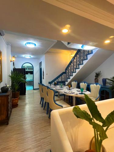 4-Bedroom Pool Villa in Central Bangkok Near Nana Near Asoke - image 14