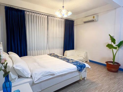 曼谷市中心素坤逸4卧 泳池别墅 近nana 近Asoka