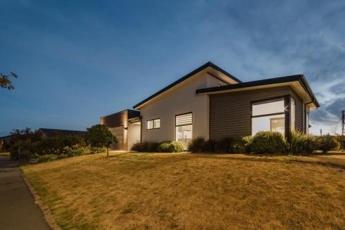 Zenith Escapes Your Quintessential 4BR Haven in Wigram