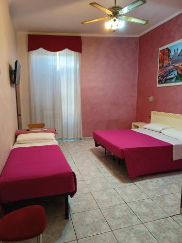 Economy Triple Room