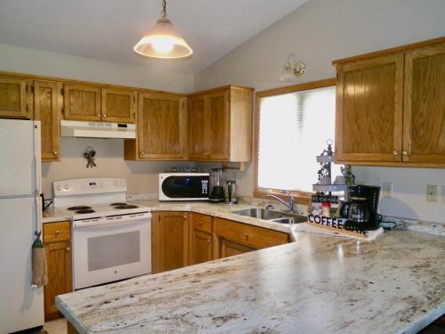 Relax and worry less in this peaceful home! in Moorhead, USA