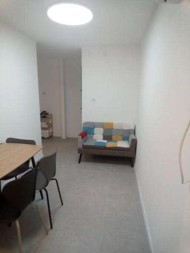 דירת סטודיו in Avishur