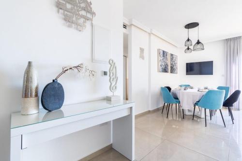 Luxury 4 Bedroom With Amazing View In Ramat Sharet Bayt Vegan in West Mountainside