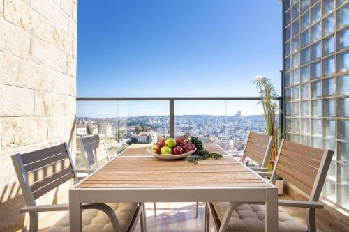 Luxury 4 Bedroom With Amazing View In Ramat Sharet Bayt Vegan in West Mountainside
