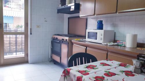 Kitchen, Napoli Stadio app - 3 camere - 2 bagni - Metro - Free Park in Soccavo
